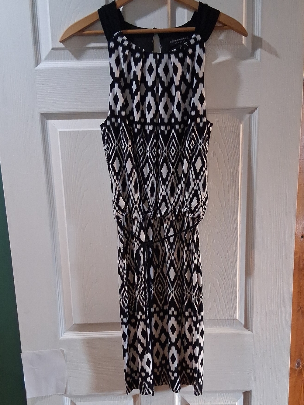 connected apparel Black and White Patterned Sleeveless Dress